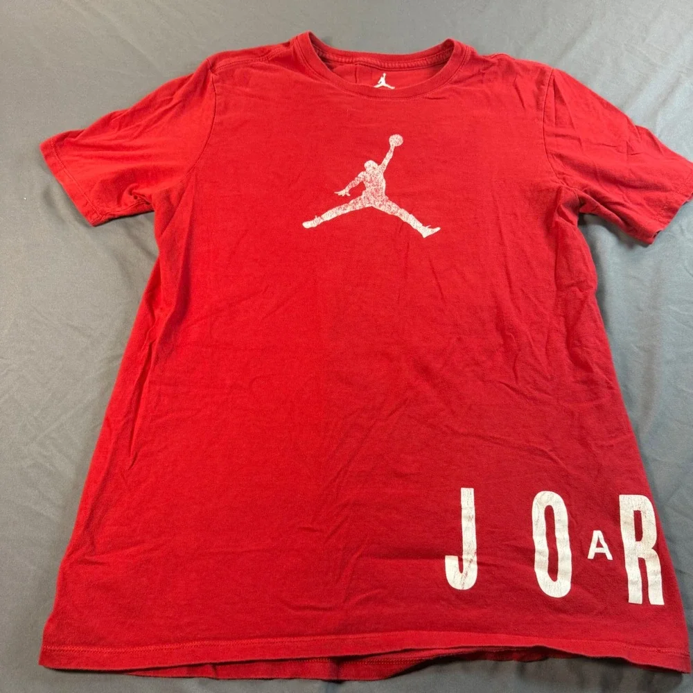 Jordan Mens Red Graphic T-Shirt Jumpman 23 Logo Short Sleeve Crew Neck Medium